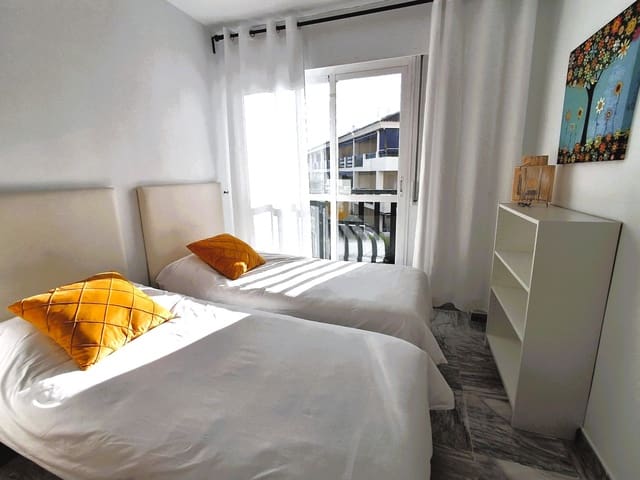 Apartamento de 2 habitaciones en Nueva Andalucía Centro, Marbella en venta con piscina - 414.900 € (Ref: 9480923)