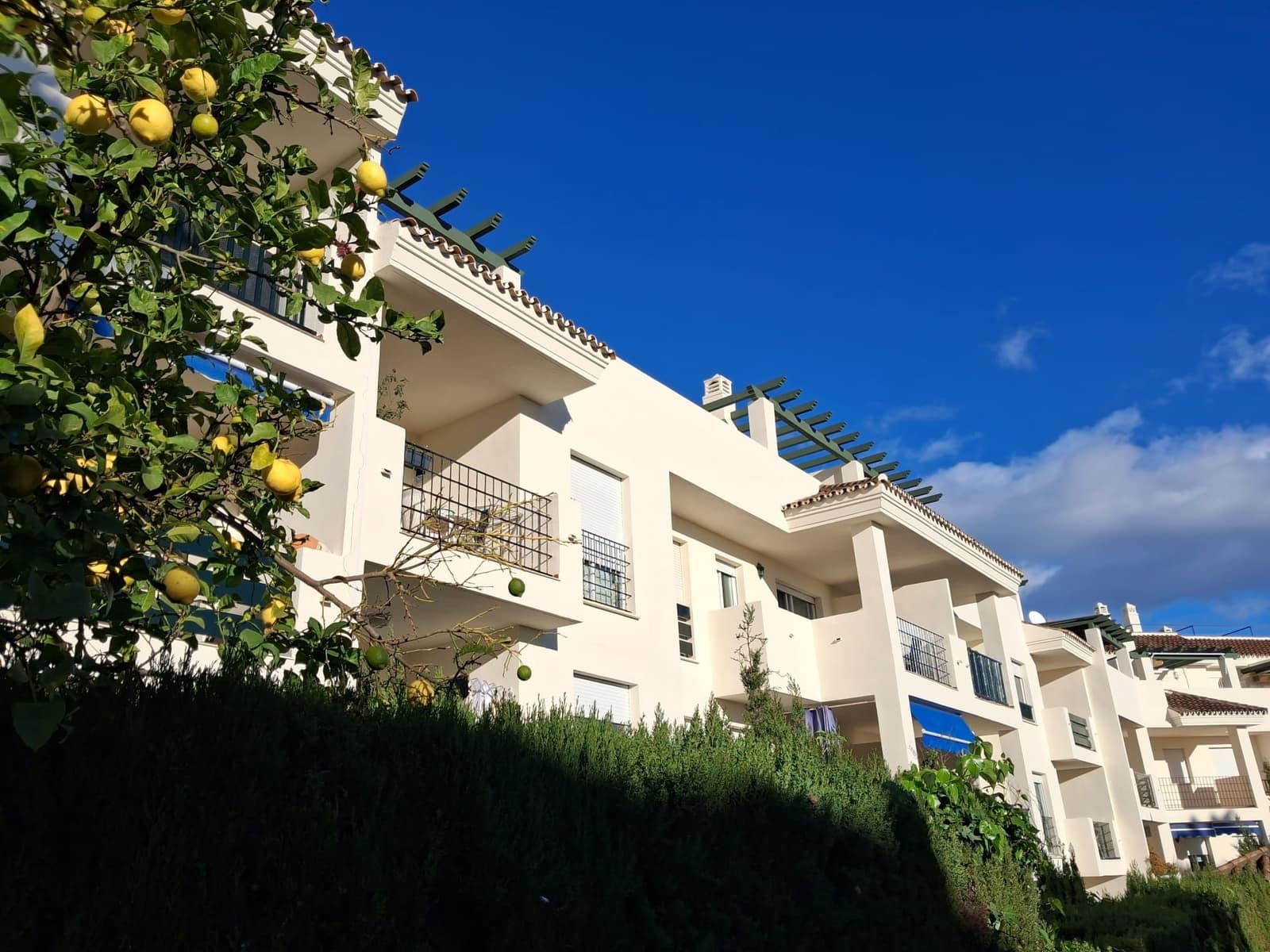 Apartamento de 2 habitaciones en Marbella en venta con piscina - 414.900 € (Ref: 9480923)