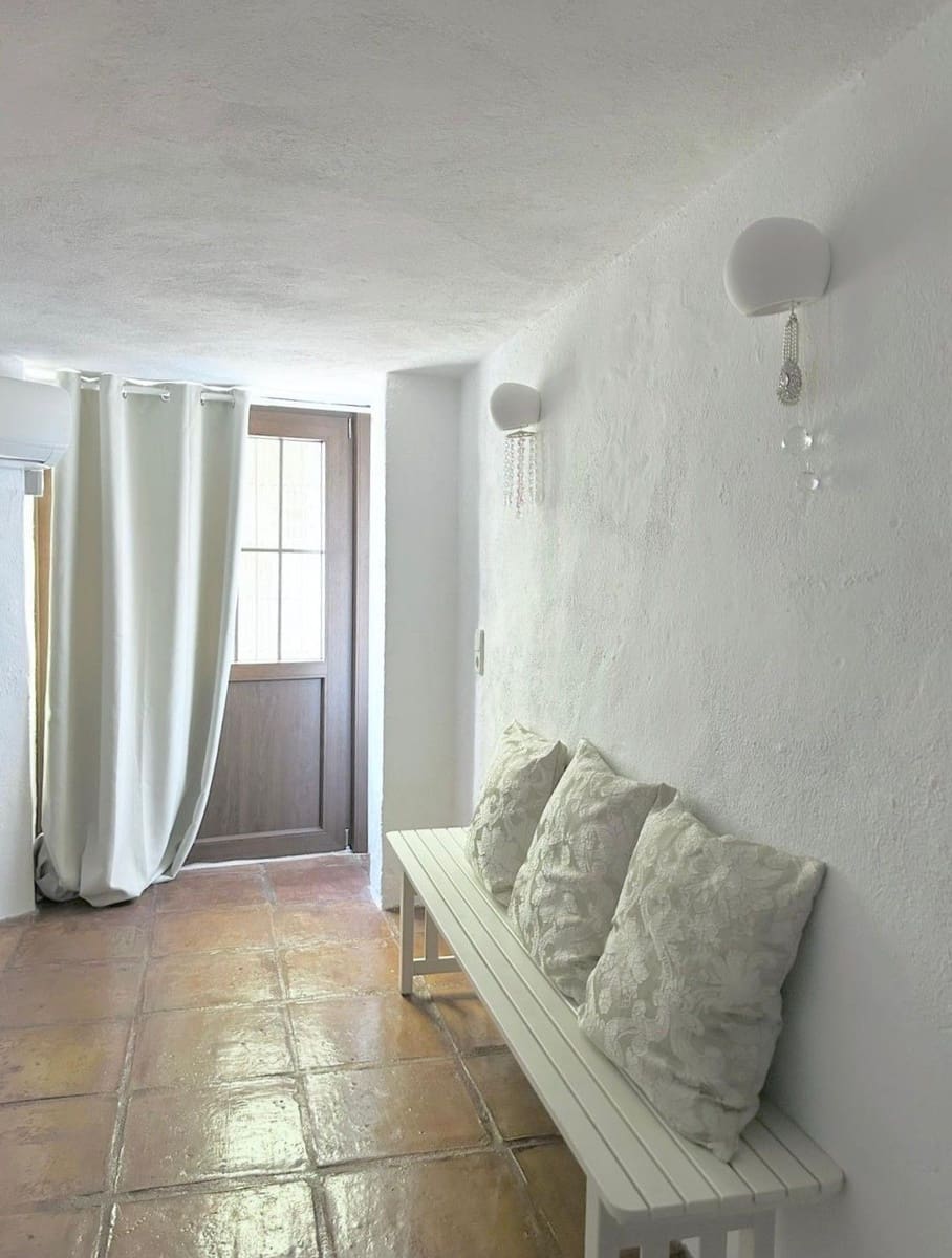 4 makuuhuone Huvila myytävänä paikassa Benahavis mukana uima-altaan - 880 000 € (Ref: 9481650)