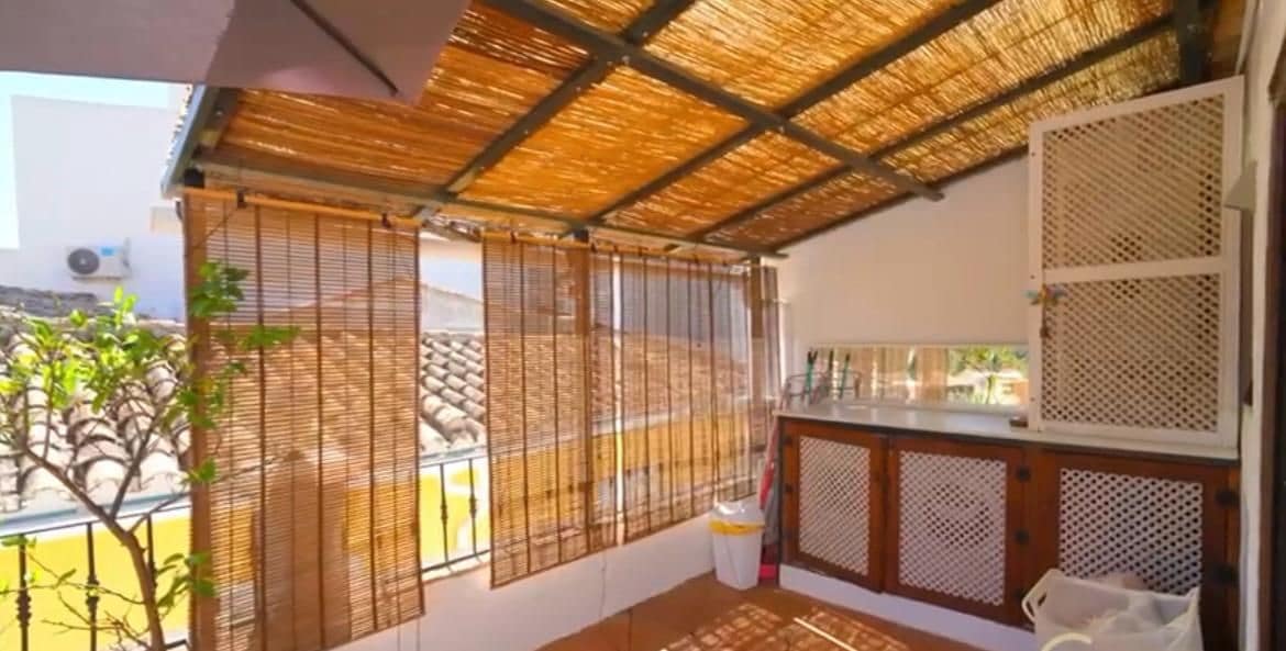 4 makuuhuone Huvila myytävänä paikassa Benahavis mukana uima-altaan - 880 000 € (Ref: 9481650)