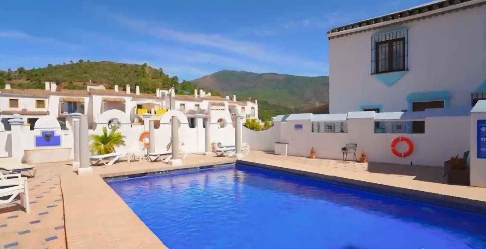 4 makuuhuone Huvila myytävänä paikassa Benahavis mukana uima-altaan - 880 000 € (Ref: 9481650)