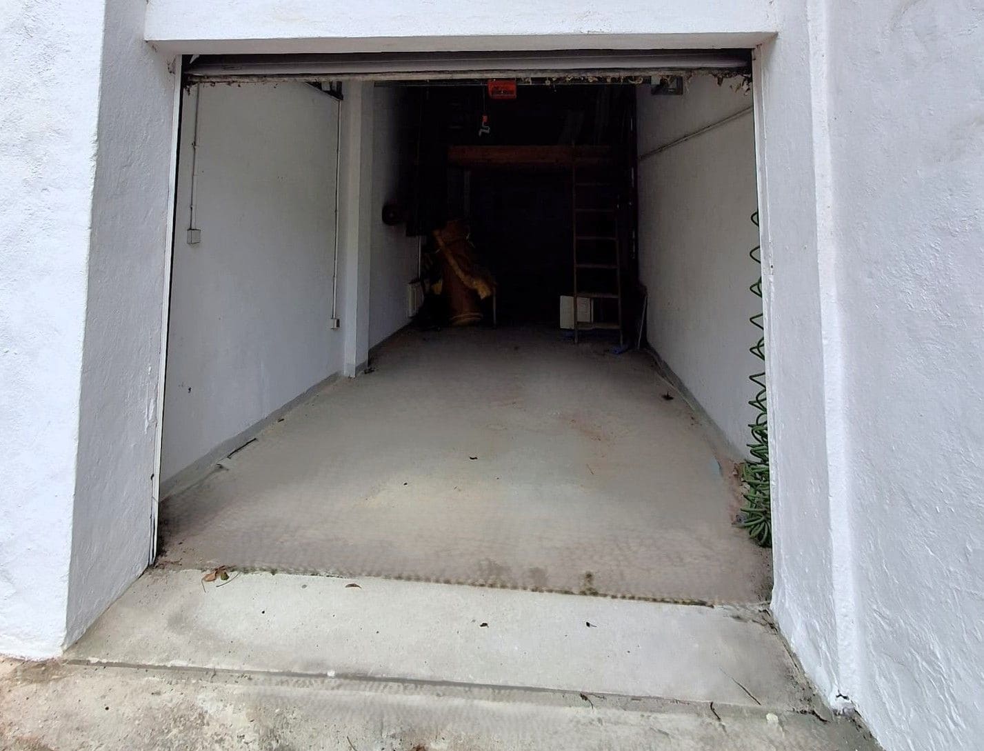 4 makuuhuone Huvila myytävänä paikassa Benahavis mukana uima-altaan - 880 000 € (Ref: 9481650)