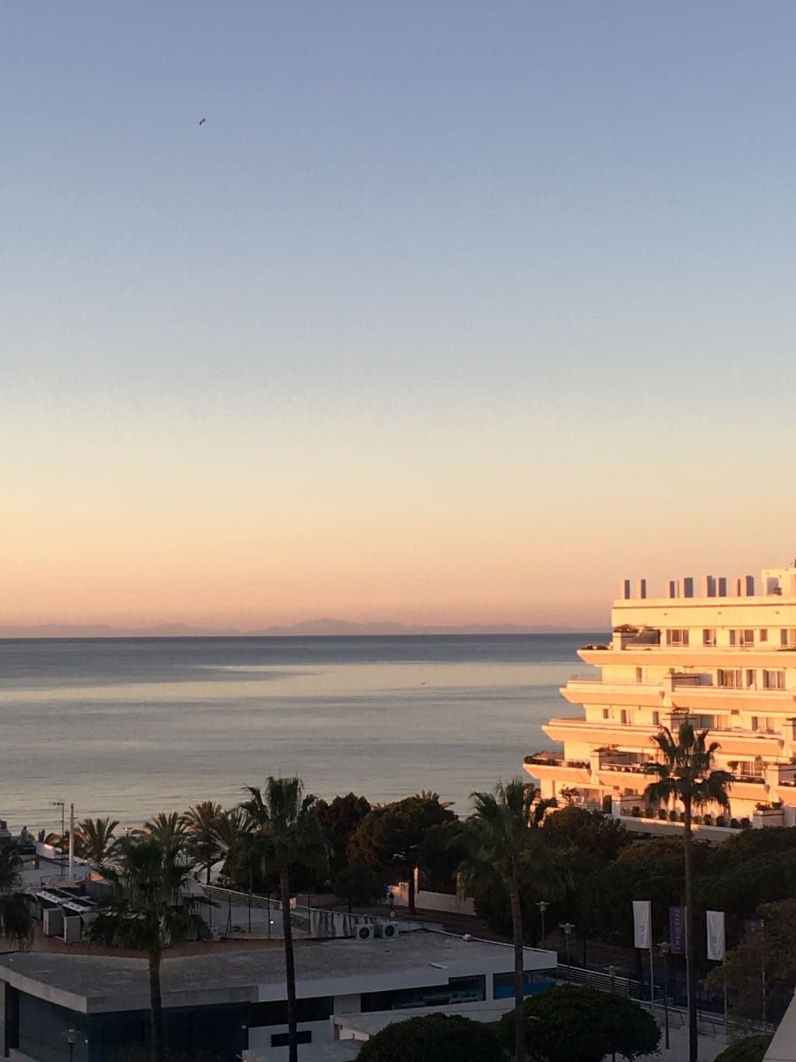 3 sypialnia Apartament na sprzedaż w Marbella z basenem - 935 000 € (Ref: 9487198)