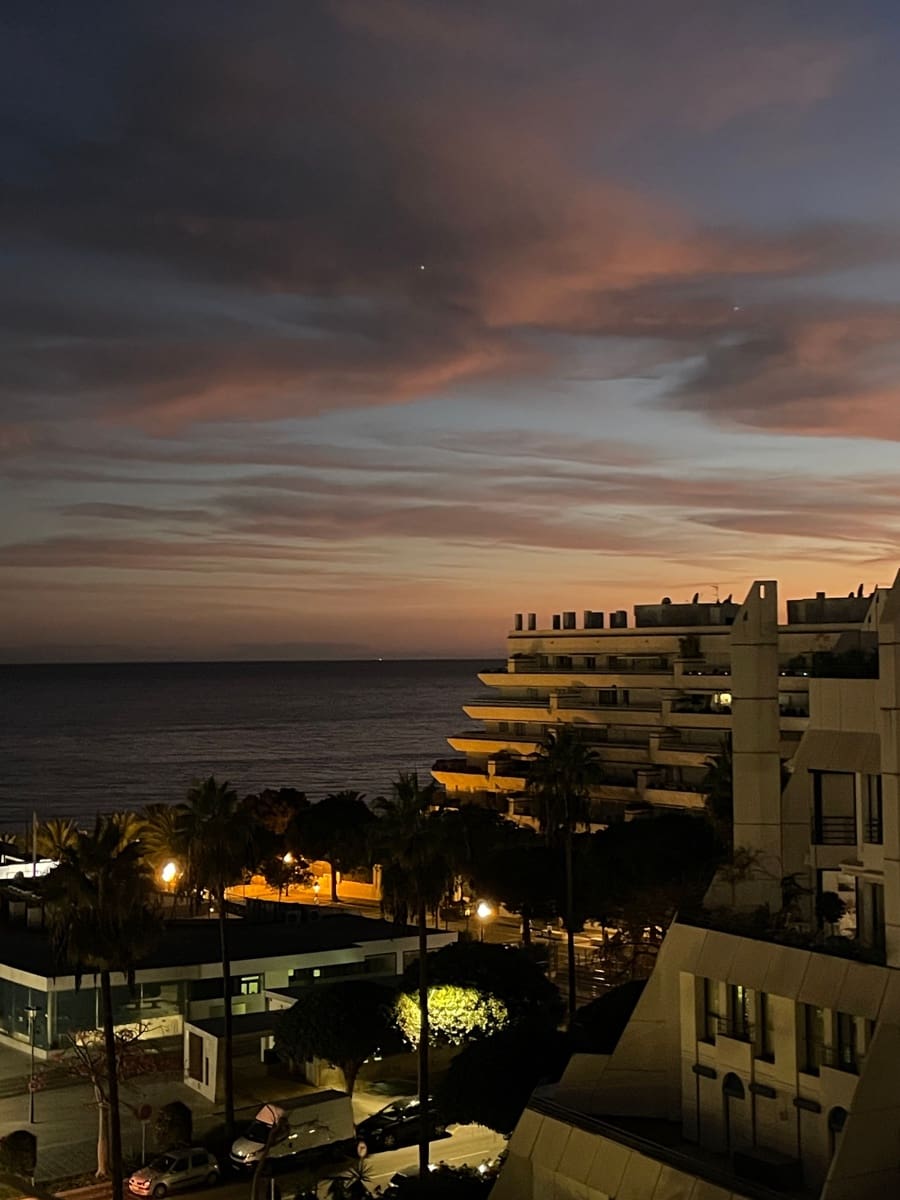 3 sypialnia Apartament na sprzedaż w Marbella z basenem - 935 000 € (Ref: 9487198)