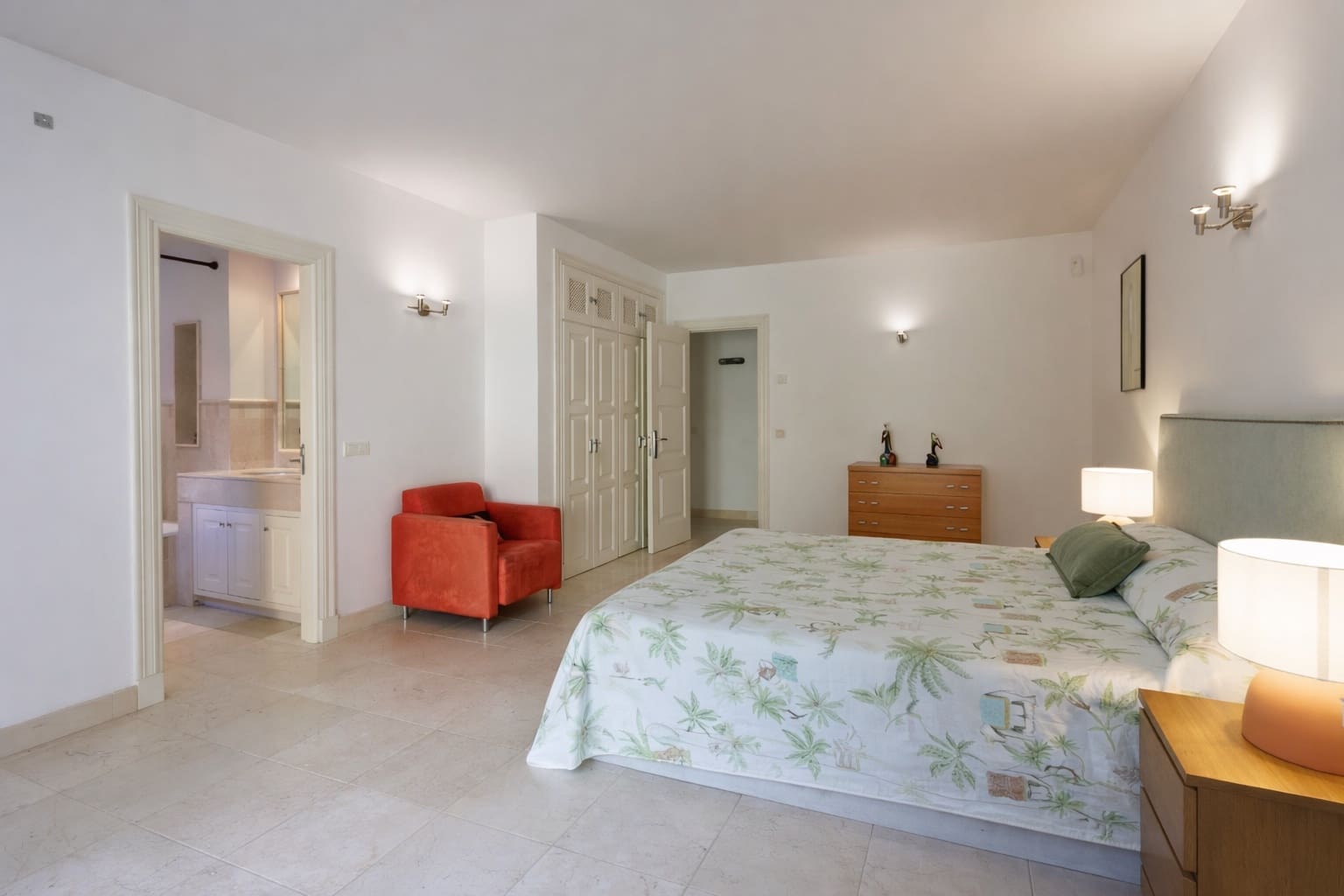 6 bedroom Townhouse for rent in San Pedro de Alcantara with pool - € 12,500 (Ref: 9500078)