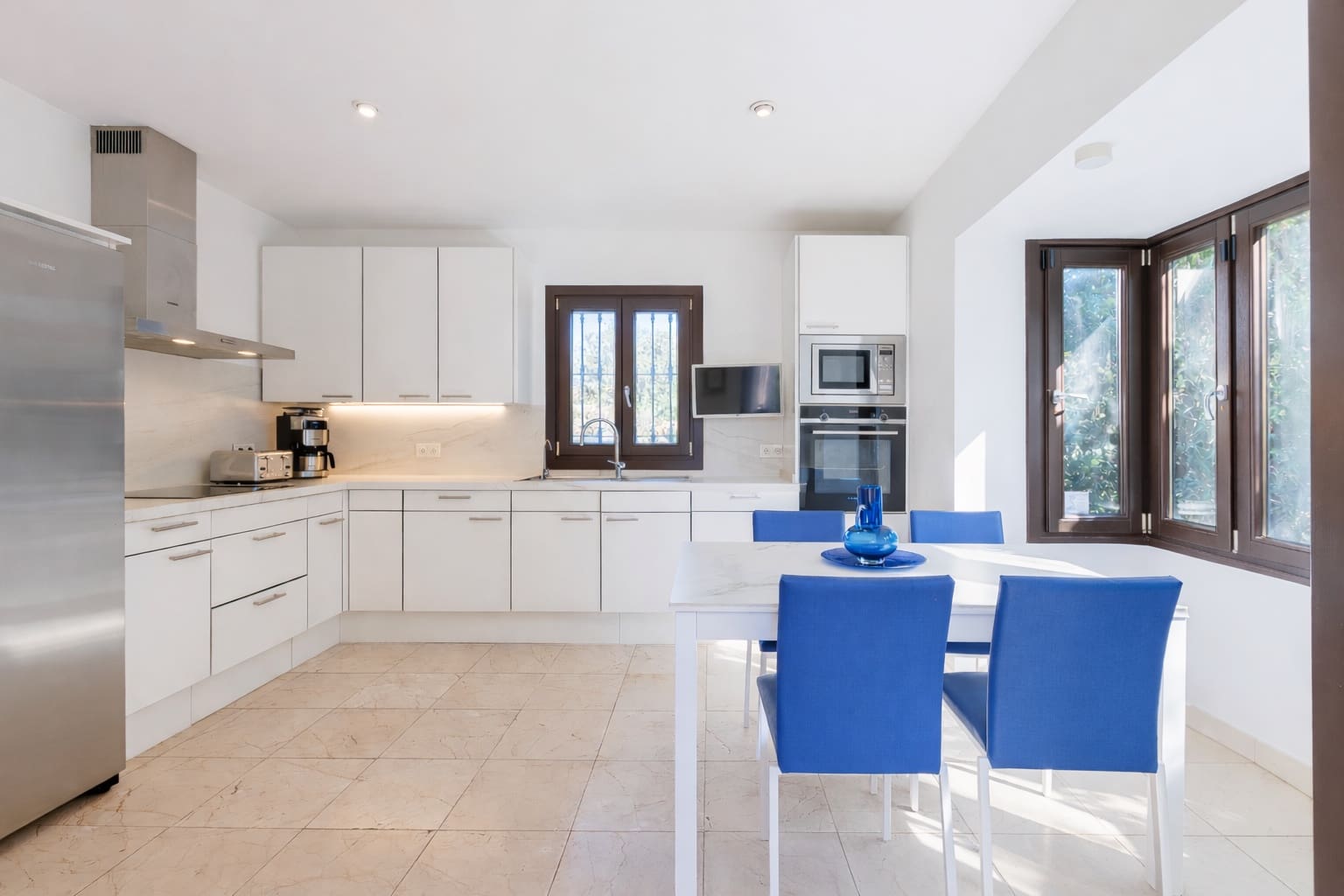 6 bedroom Townhouse for rent in San Pedro de Alcantara with pool - € 12,500 (Ref: 9500078)