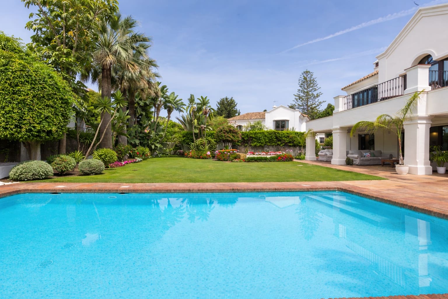 6 bedroom Townhouse for rent in San Pedro de Alcantara with pool - € 12,500 (Ref: 9500078)