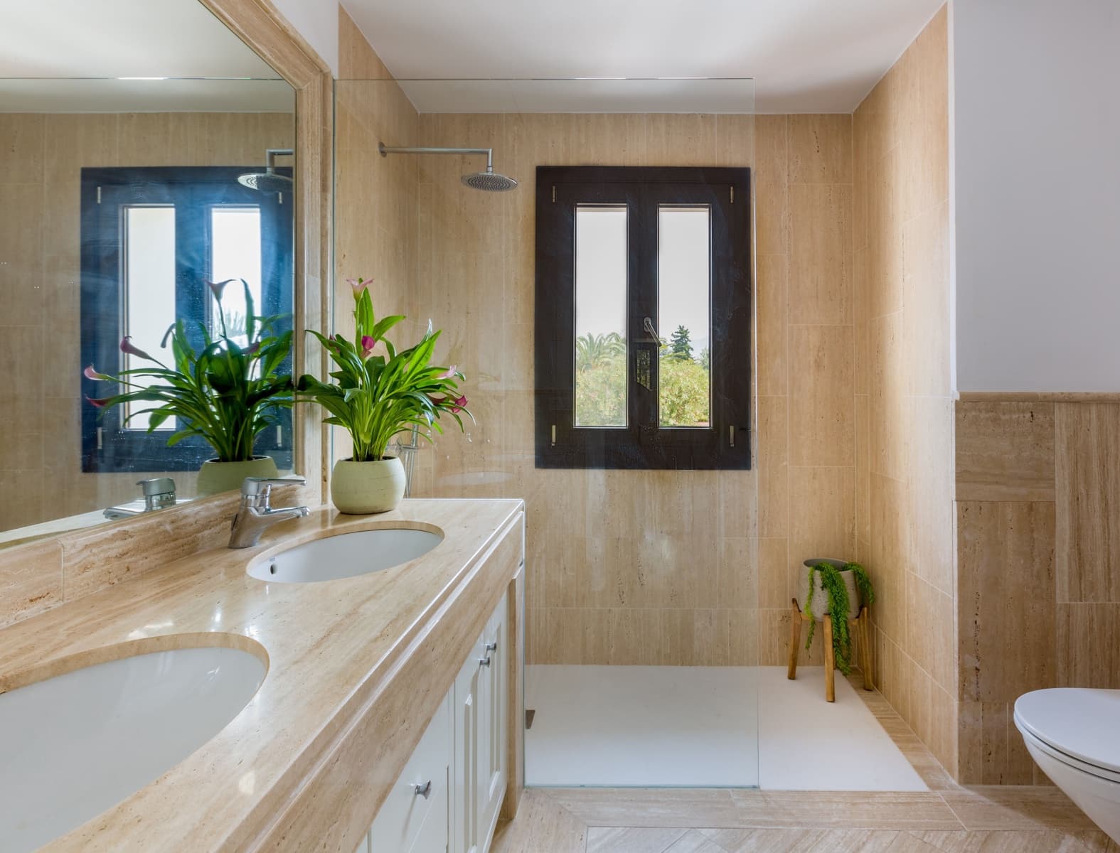 6 bedroom Townhouse for rent in San Pedro de Alcantara with pool - € 12,500 (Ref: 9500078)