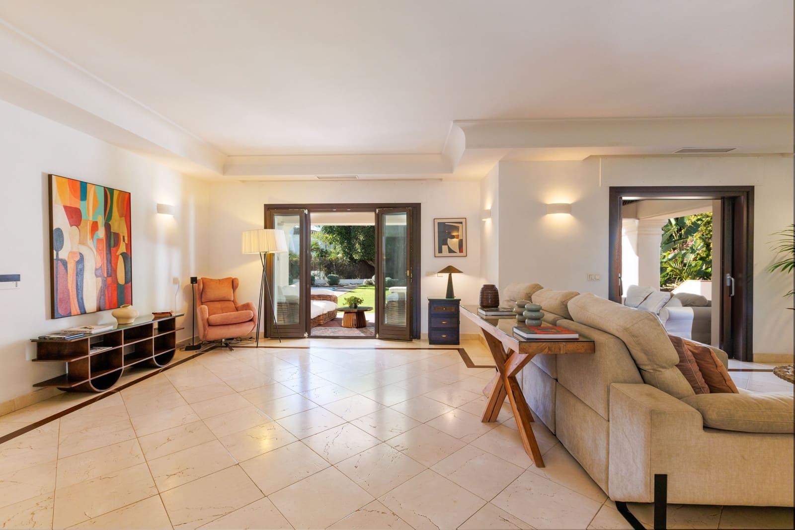 6 bedroom Townhouse for rent in San Pedro de Alcantara with pool - € 12,500 (Ref: 9500078)