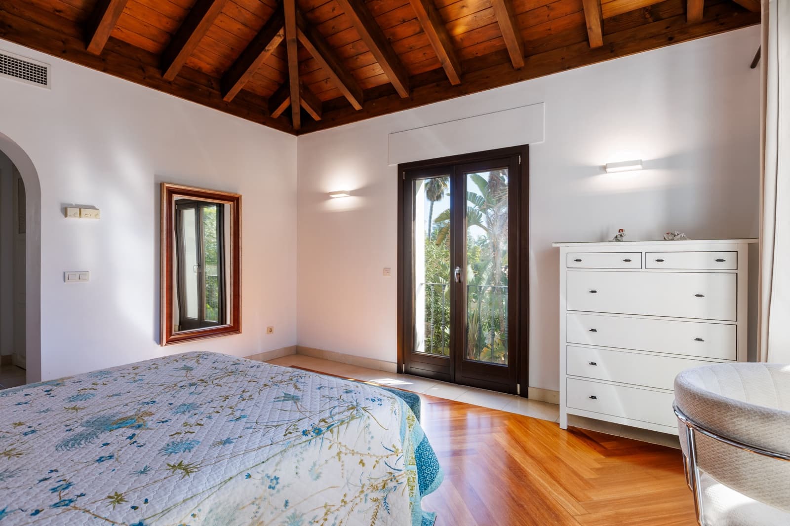 6 bedroom Townhouse for rent in San Pedro de Alcantara with pool - € 12,500 (Ref: 9500078)