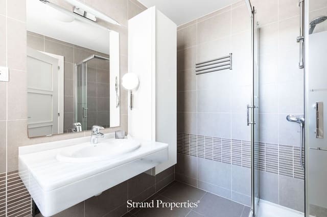 Ático de 3 habitaciones en Hacienda Torrequebrada, Benalmádena en venta con piscina - 835.000 € (Ref: 9500755)