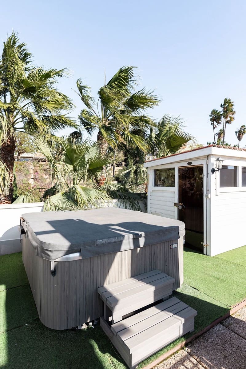 Ático de 3 habitaciones en Benalmádena en venta con piscina - 835.000 € (Ref: 9500755)