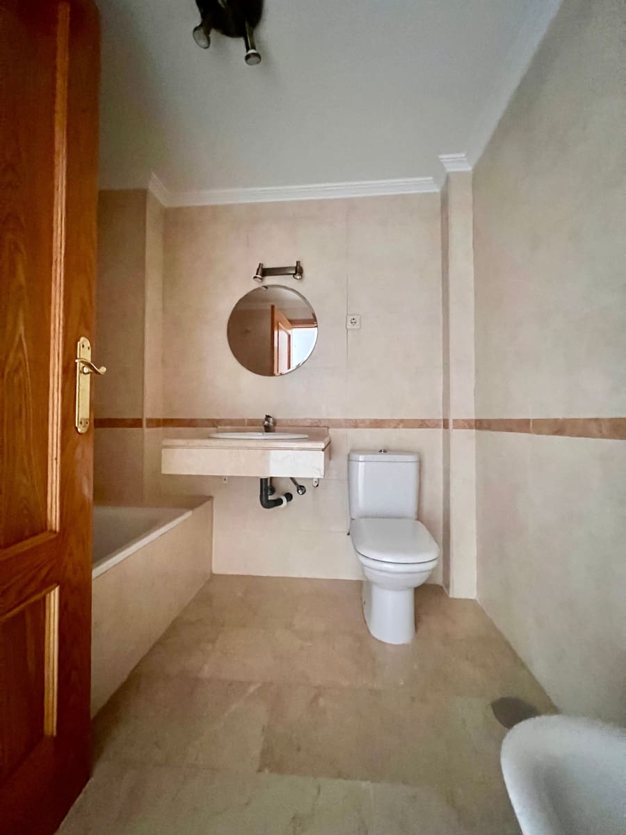 2 bedroom Apartment for sale in Mijas Costa with pool - € 295,000 (Ref: 9503419)