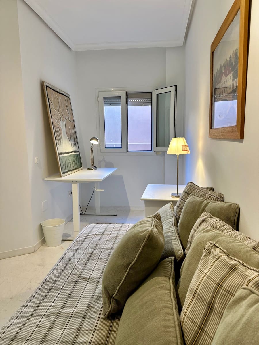 3 soverom Leilighet til leie i Malaga by - € 1 950 (Ref: 9506440)