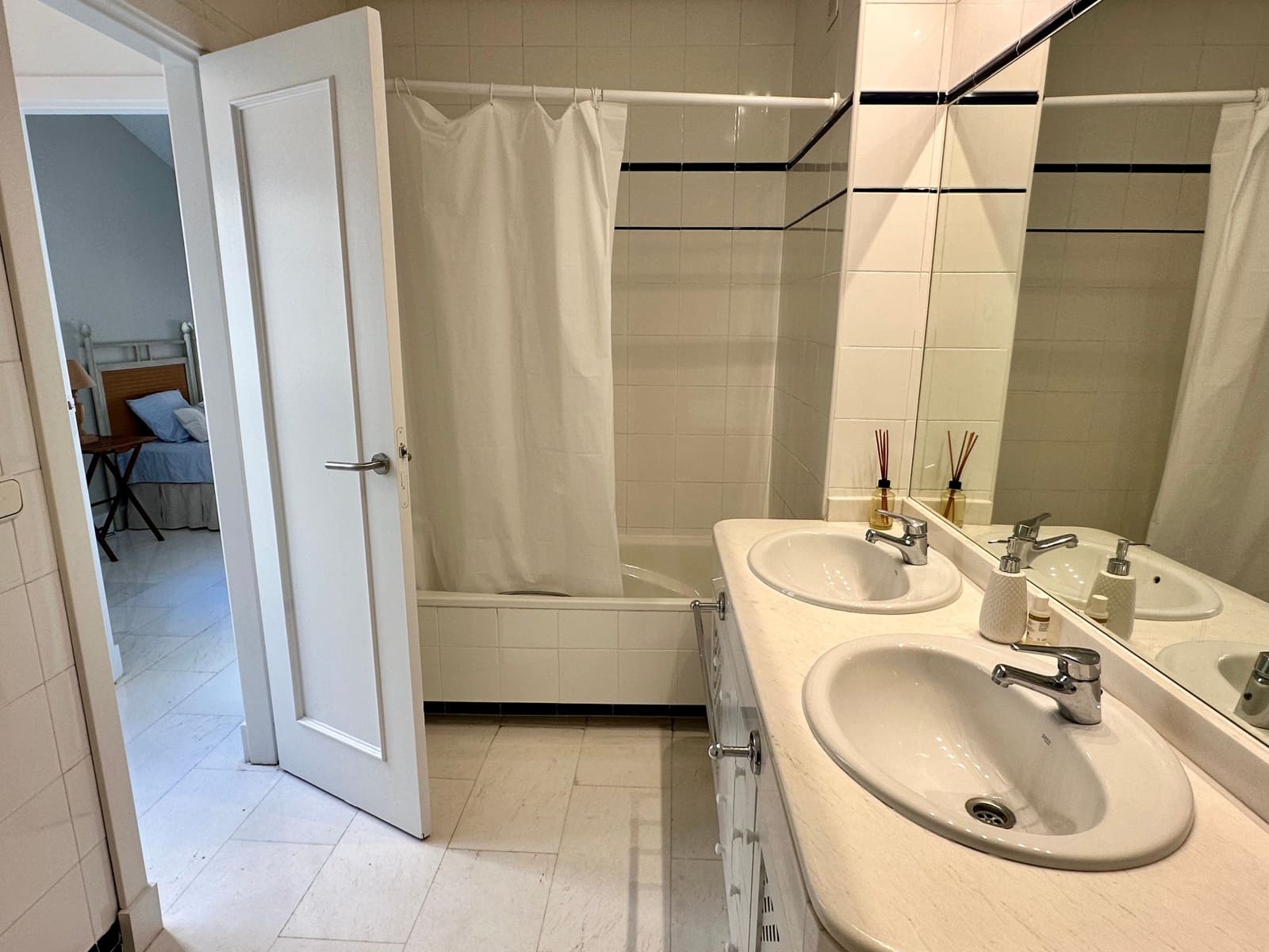 3 soverom Leilighet til leie i Malaga by - € 1 950 (Ref: 9506440)