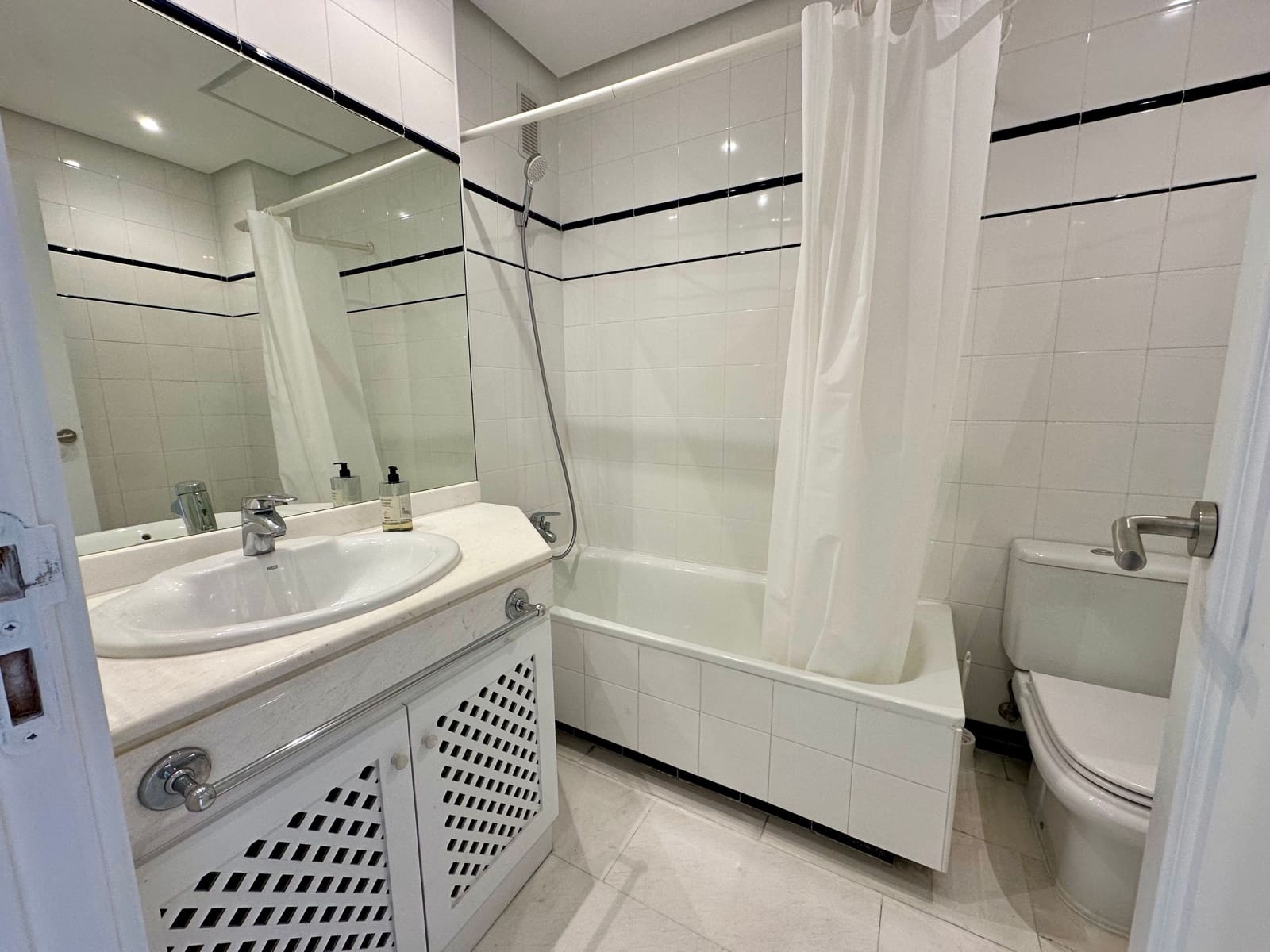 3 soverom Leilighet til leie i Malaga by - € 1 950 (Ref: 9506440)