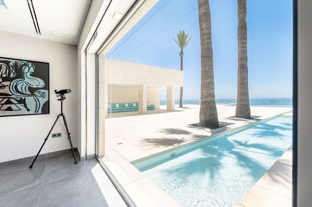 Chalet de 4 habitaciones en Mijas Costa, Mijas en venta - 8.100.000 € (Ref: 9516501)