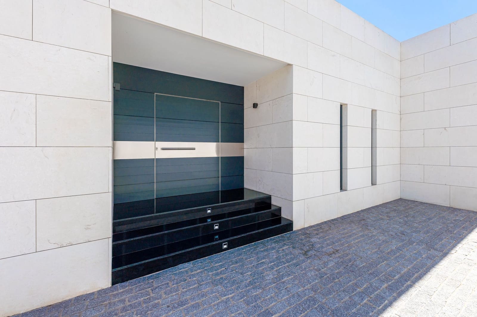 4 bedroom Villa for sale in Mijas Costa - € 8,100,000 (Ref: 9516501)