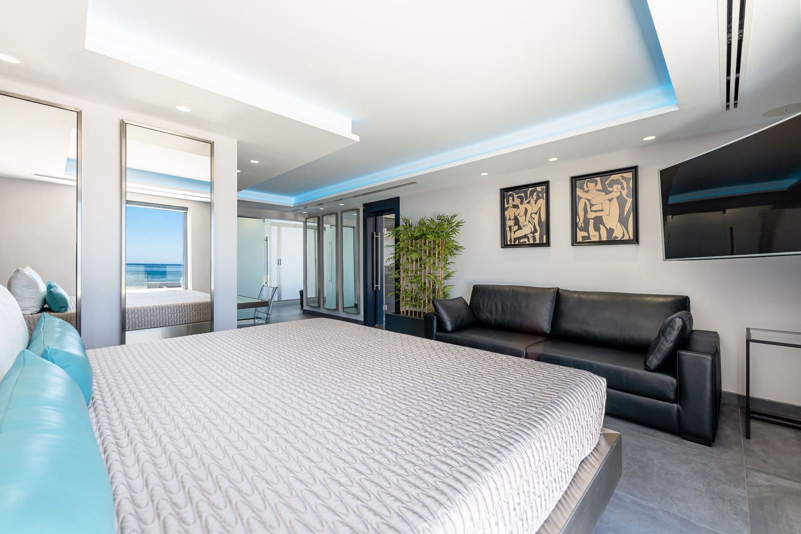 4 bedroom Villa for sale in Mijas Costa - € 8,100,000 (Ref: 9516501)