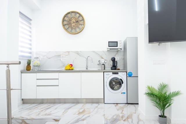 Studio till salu i La Trinidad, Málaga stad - 195 000 € (Ref: 9516502)