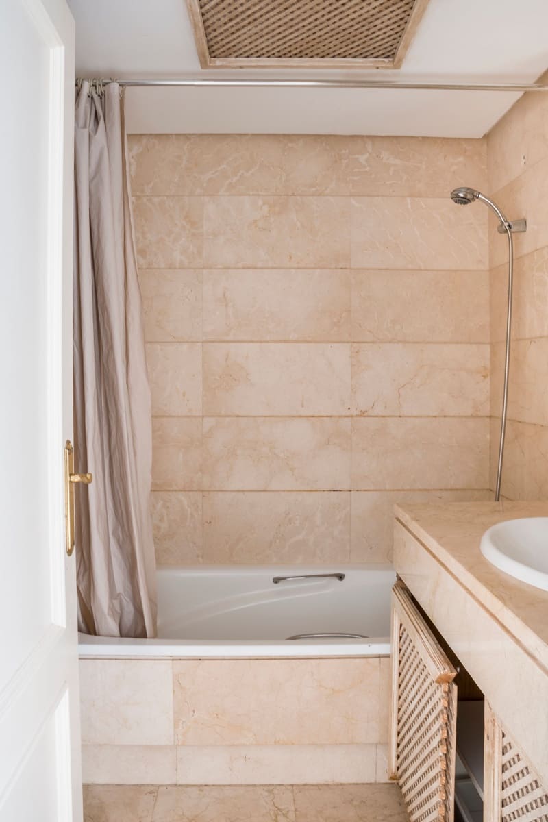 1 bedroom Apartment for sale in Marbella with pool - € 465,000 (Ref: 9521117)