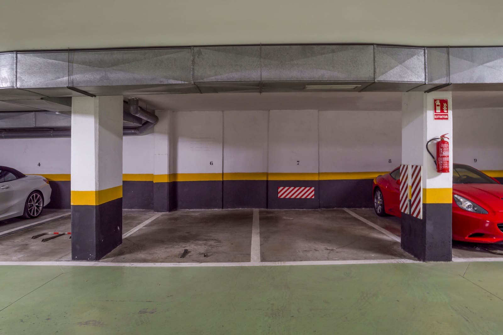 1 bedroom Apartment for sale in Marbella with pool - € 465,000 (Ref: 9521117)