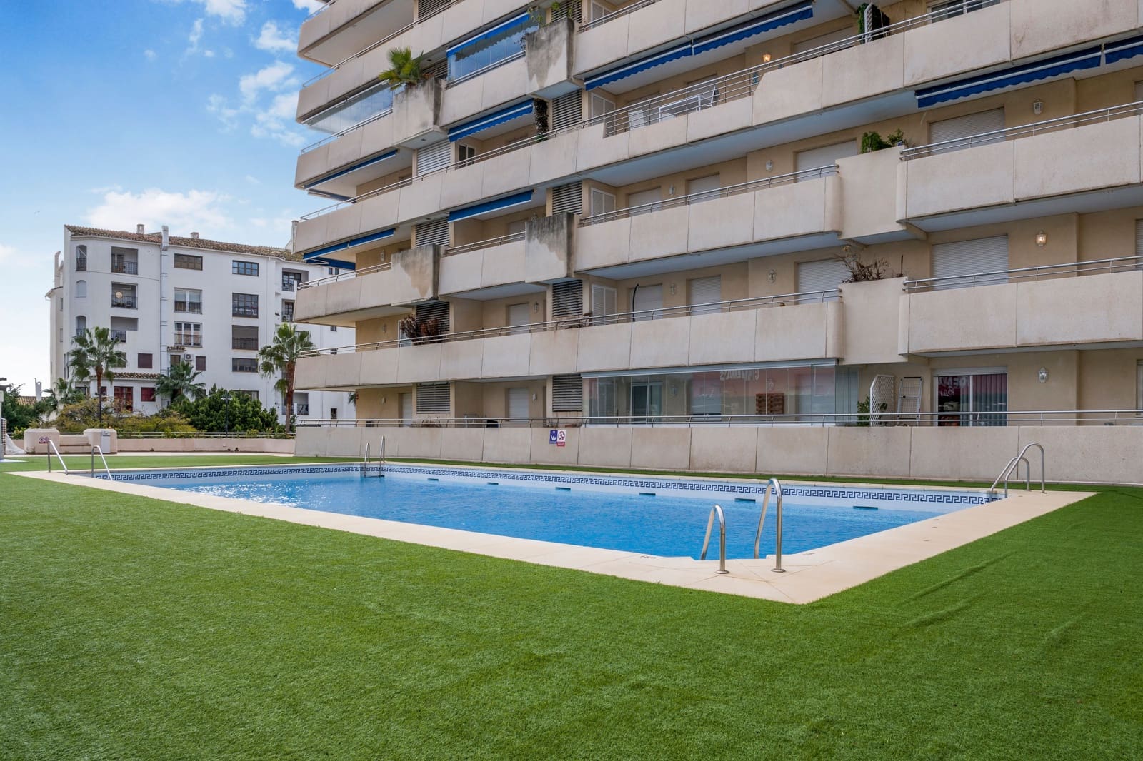 1 bedroom Apartment for sale in Marbella with pool - € 465,000 (Ref: 9521117)