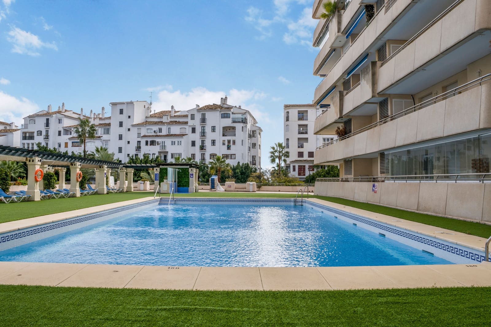 1 bedroom Apartment for sale in Marbella with pool - € 465,000 (Ref: 9521117)