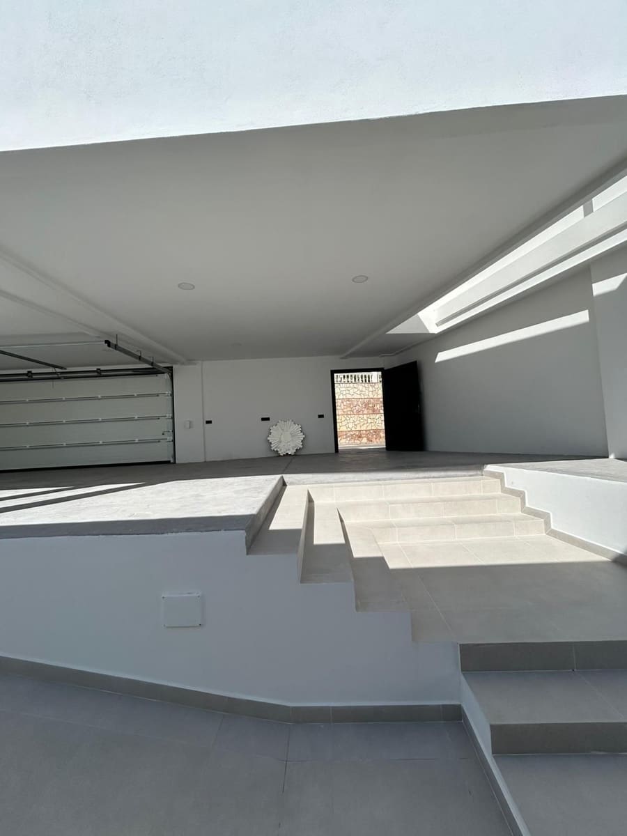 4 soveværelse Villa til salg i Benalmadena med swimmingpool - € 1.350.000 (Ref: 9529138)