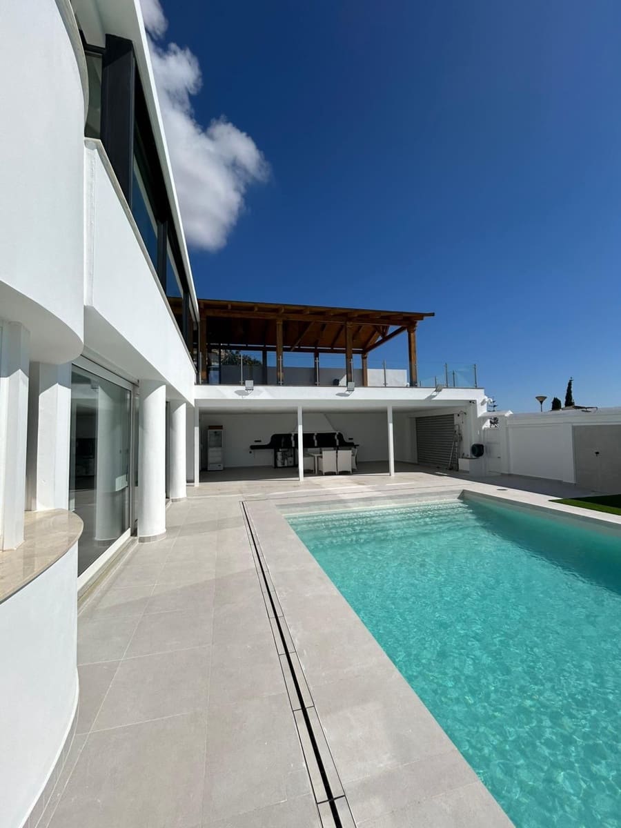 4 soveværelse Villa til salg i Benalmadena med swimmingpool - € 1.350.000 (Ref: 9529138)