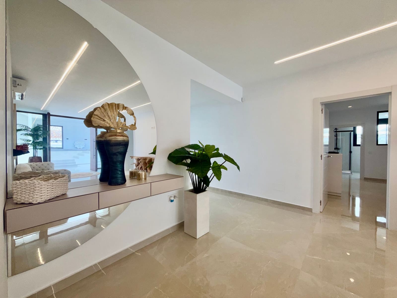 4 bedroom Villa for sale in Benalmadena with pool - € 1,250,000 (Ref: 9529138)