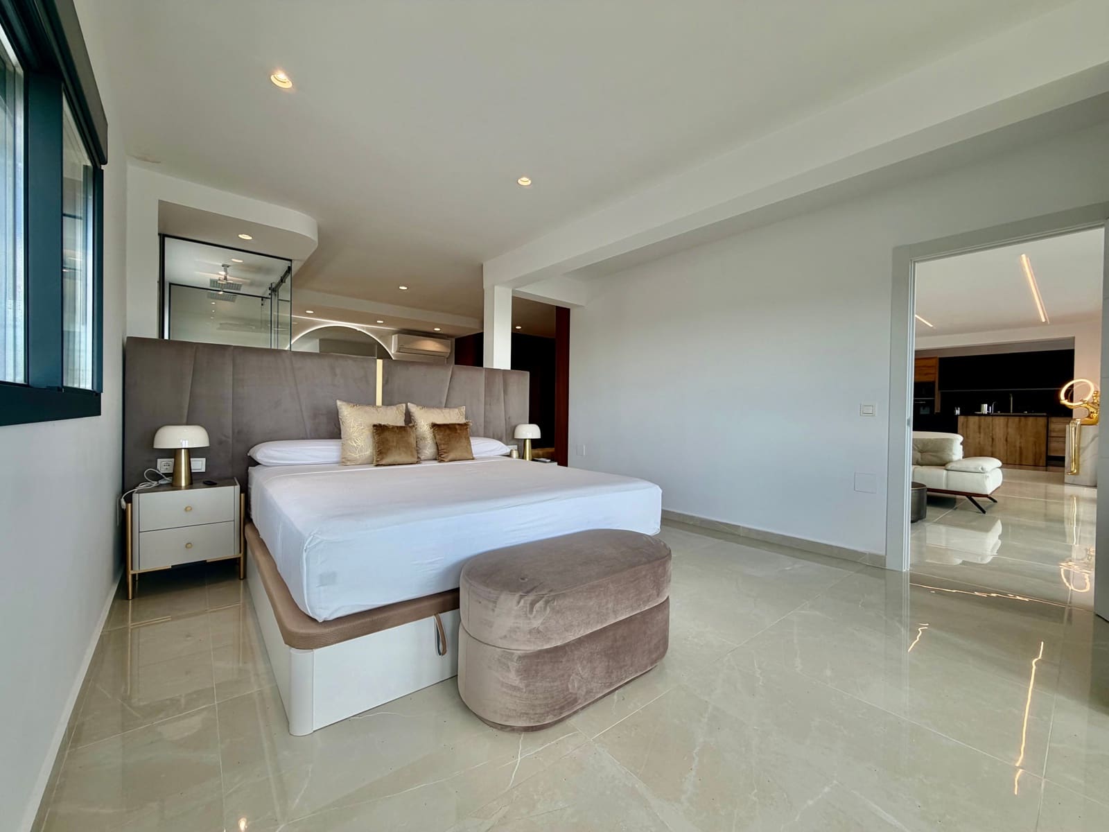 4 bedroom Villa for sale in Benalmadena with pool - € 1,250,000 (Ref: 9529138)