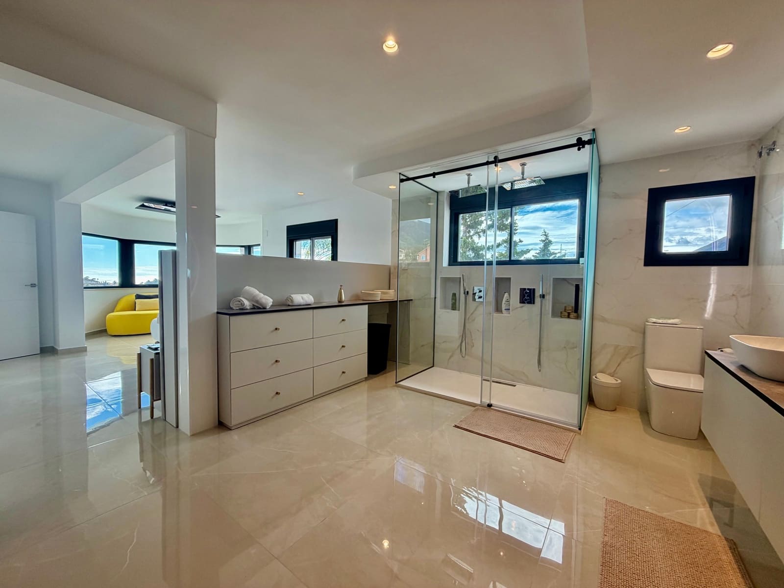 4 bedroom Villa for sale in Benalmadena with pool - € 1,250,000 (Ref: 9529138)