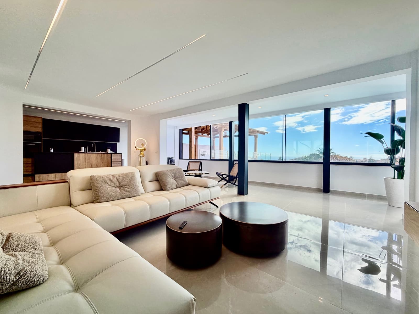 4 bedroom Villa for sale in Benalmadena with pool - € 1,250,000 (Ref: 9529138)