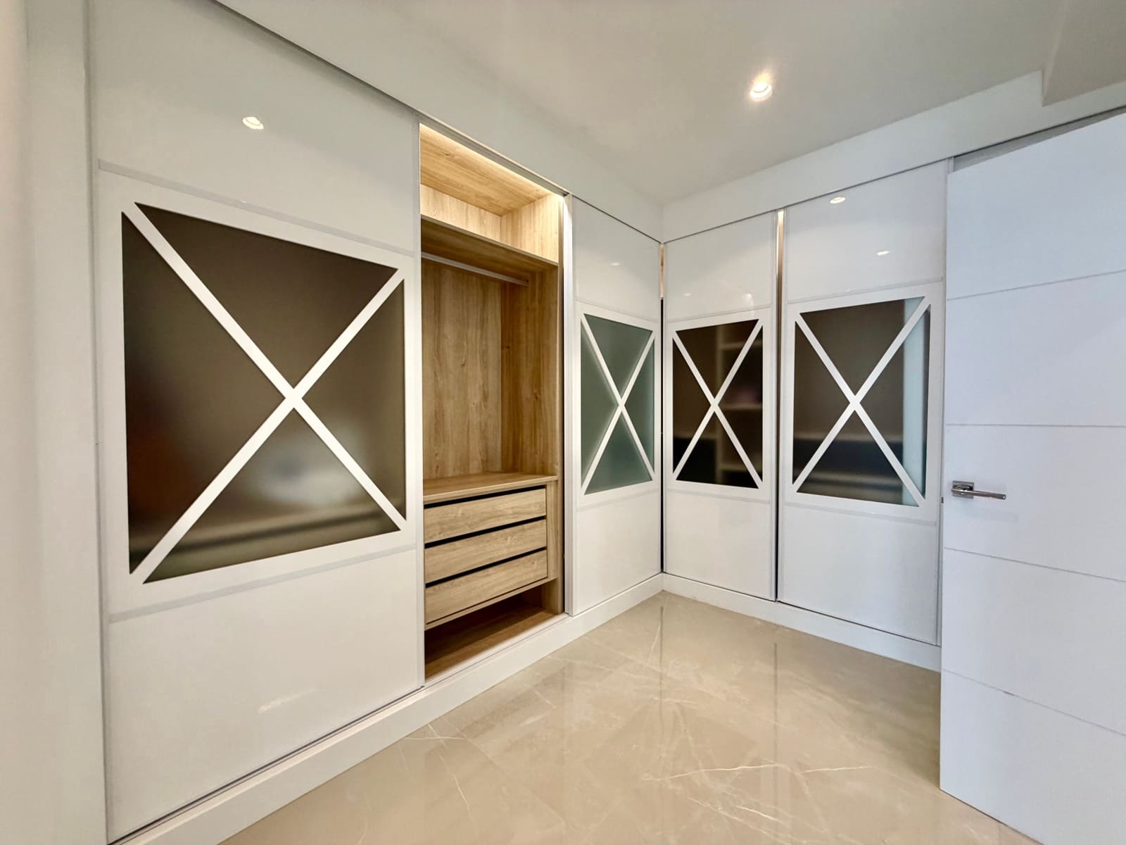 4 bedroom Villa for sale in Benalmadena with pool - € 1,250,000 (Ref: 9529138)