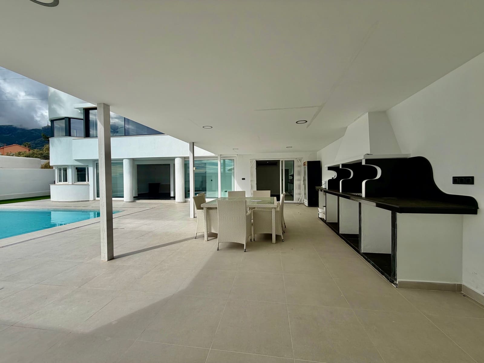 4 bedroom Villa for sale in Benalmadena with pool - € 1,250,000 (Ref: 9529138)