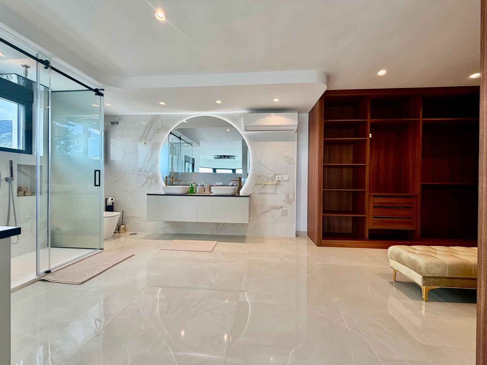 4 bedroom Villa for sale in Benalmadena with pool - € 1,250,000 (Ref: 9529138)