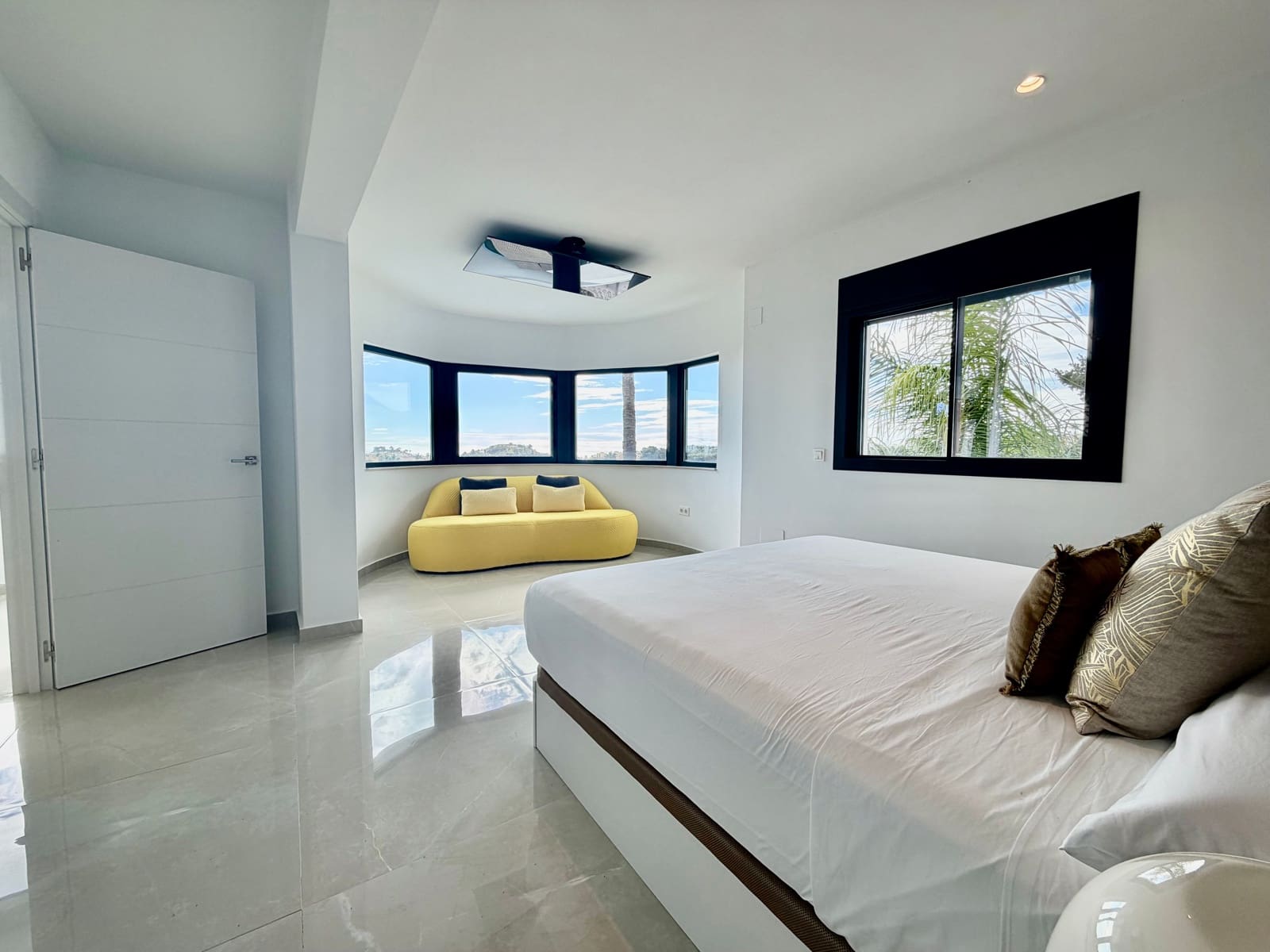 4 bedroom Villa for sale in Benalmadena with pool - € 1,250,000 (Ref: 9529138)