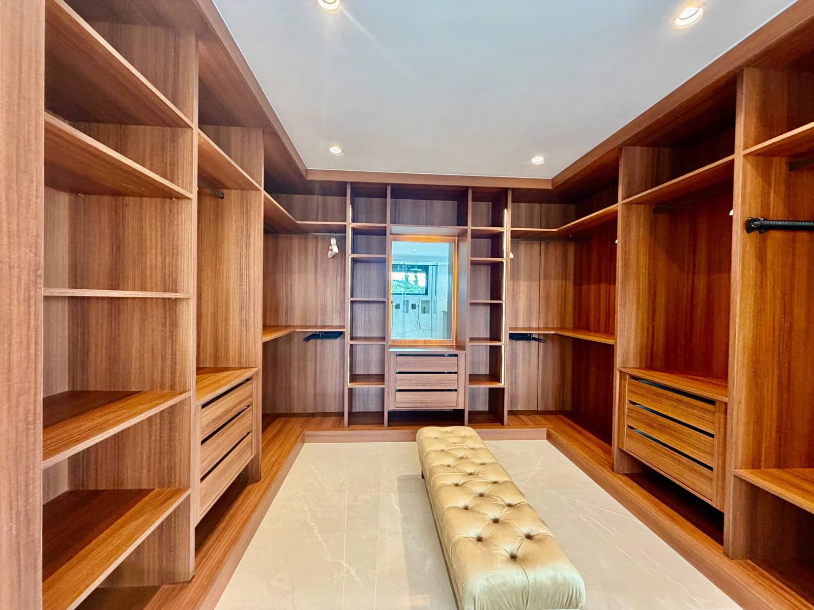 4 bedroom Villa for sale in Benalmadena with pool - € 1,250,000 (Ref: 9529138)