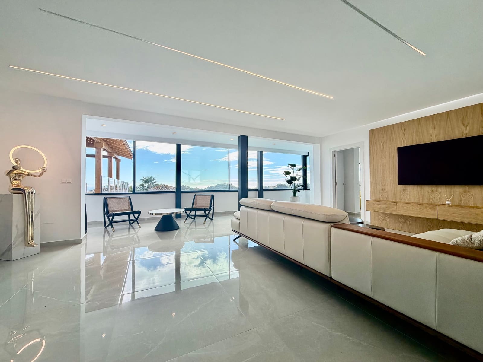 4 bedroom Villa for sale in Benalmadena with pool - € 1,250,000 (Ref: 9529138)