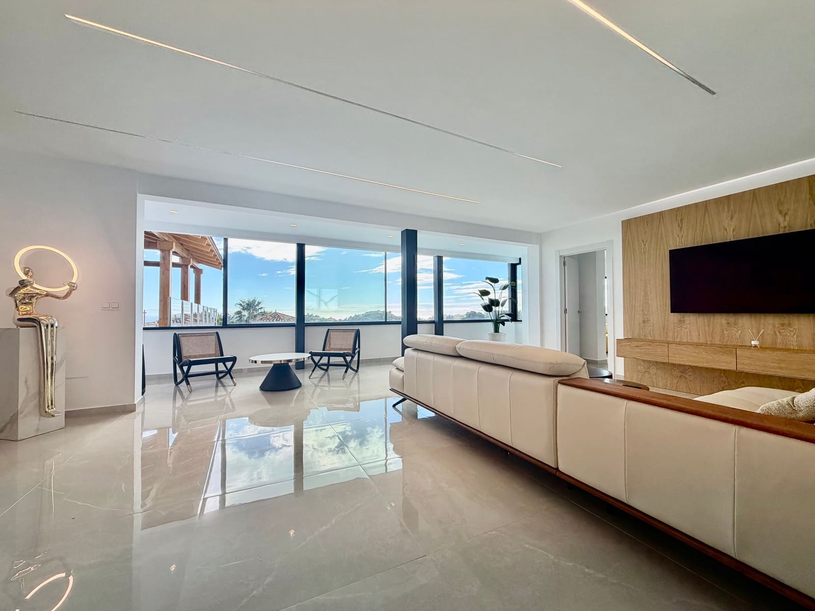 4 bedroom Villa for sale in Benalmadena with pool - € 1,250,000 (Ref: 9529138)