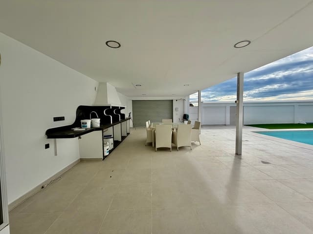 4 sypialnia Willa na sprzedaż w Benalmádena z basenem - 1 250 000 € (Ref: 9529138)