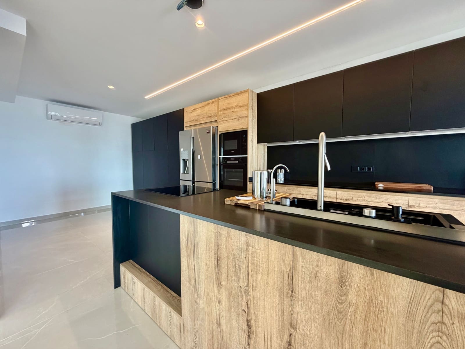 4 bedroom Villa for sale in Benalmadena with pool - € 1,250,000 (Ref: 9529138)