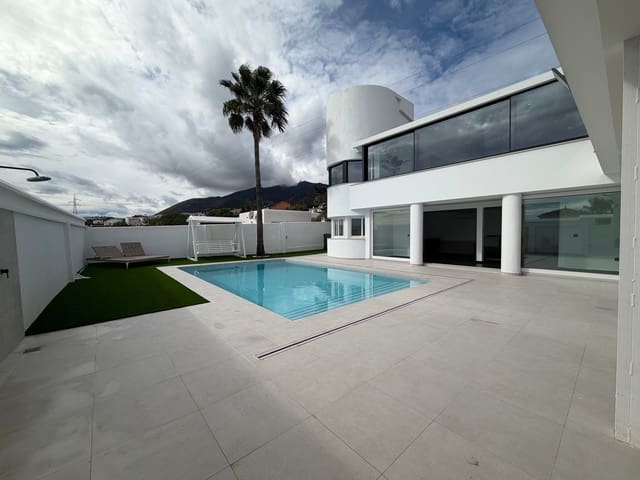 4 sypialnia Willa na sprzedaż w Benalmádena z basenem - 1 250 000 € (Ref: 9529138)