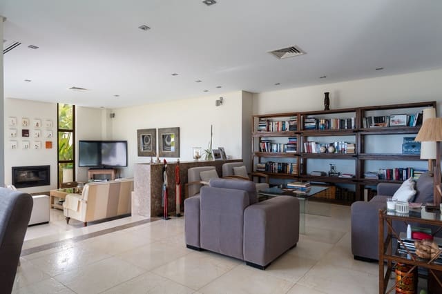 6 soveværelse Byhus til salg i Pinares de San Antón, Málaga by - € 2.850.000 (Ref: 9535135)