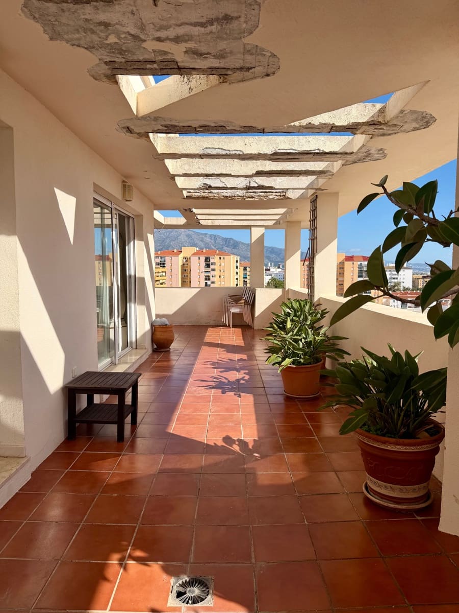 3 bedroom Apartment for sale in San Pedro de Alcantara with pool - € 695,000 (Ref: 9536509)