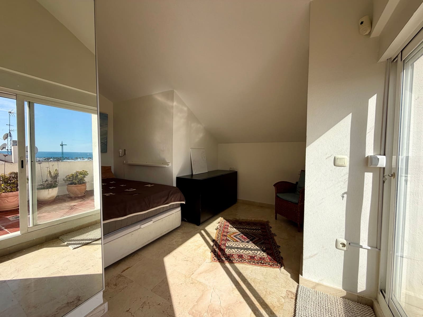 3 bedroom Apartment for sale in San Pedro de Alcantara with pool - € 695,000 (Ref: 9536509)