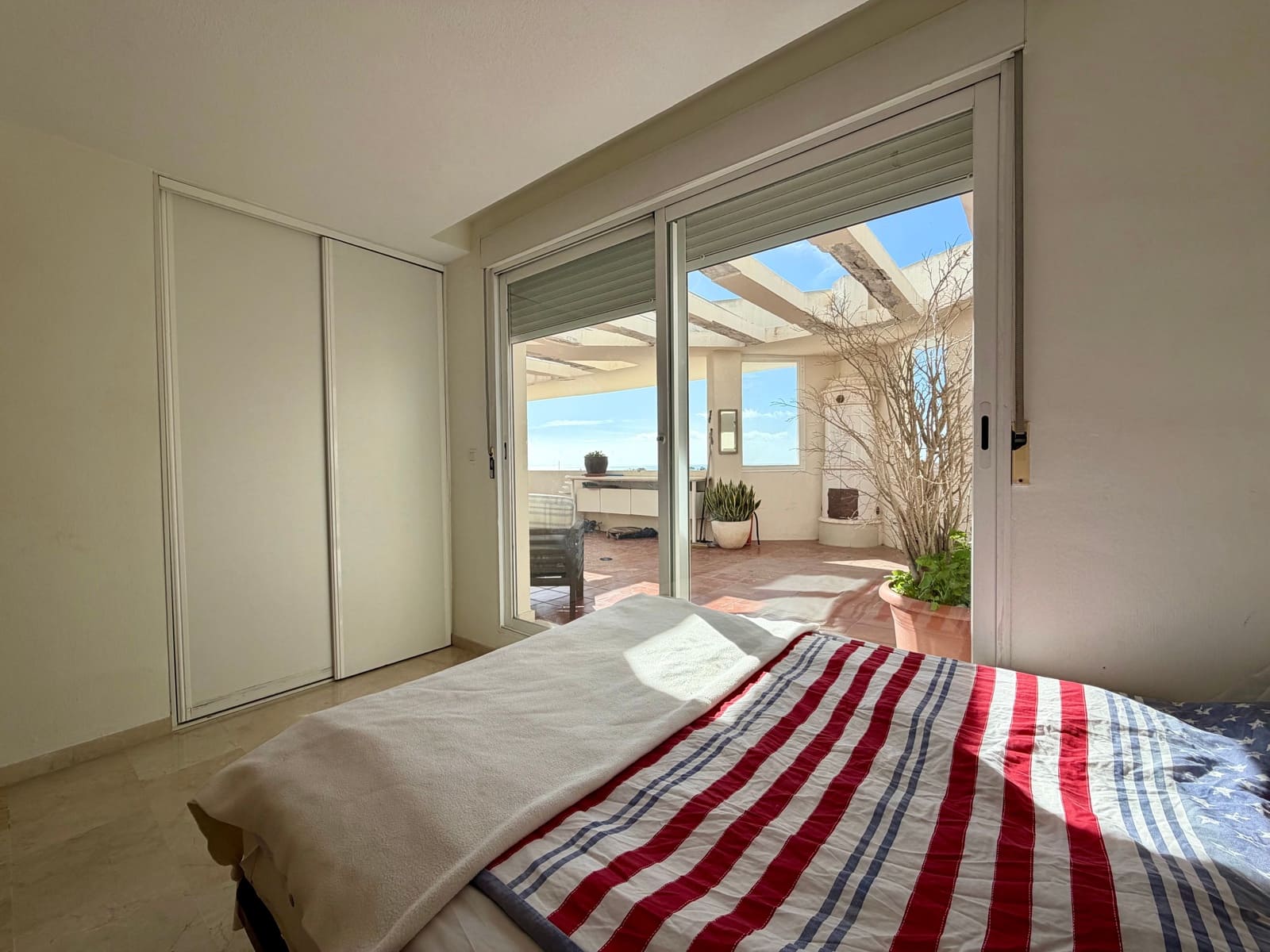 3 bedroom Apartment for sale in San Pedro de Alcantara with pool - € 695,000 (Ref: 9536509)