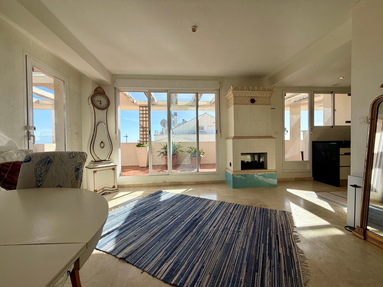 3 bedroom Apartment for sale in San Pedro de Alcantara with pool - € 695,000 (Ref: 9536509)