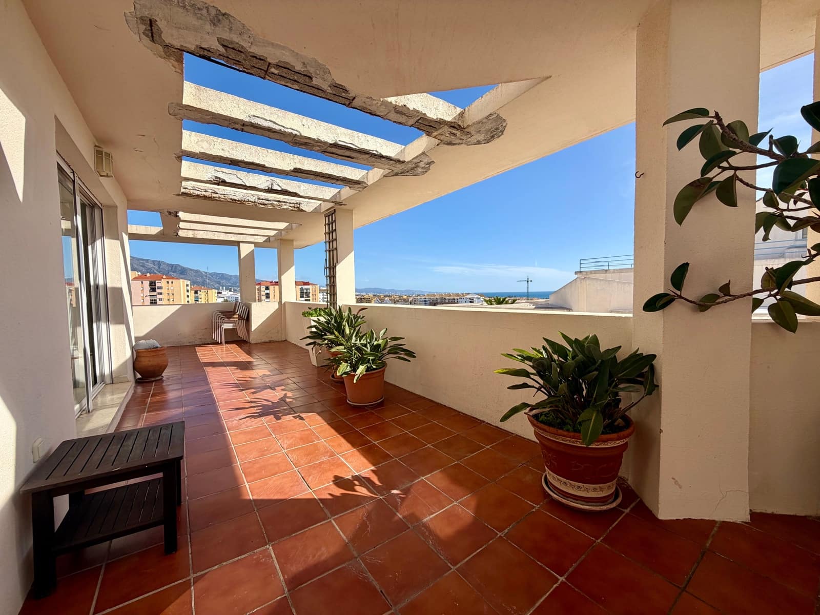 3 bedroom Apartment for sale in San Pedro de Alcantara with pool - € 695,000 (Ref: 9536509)